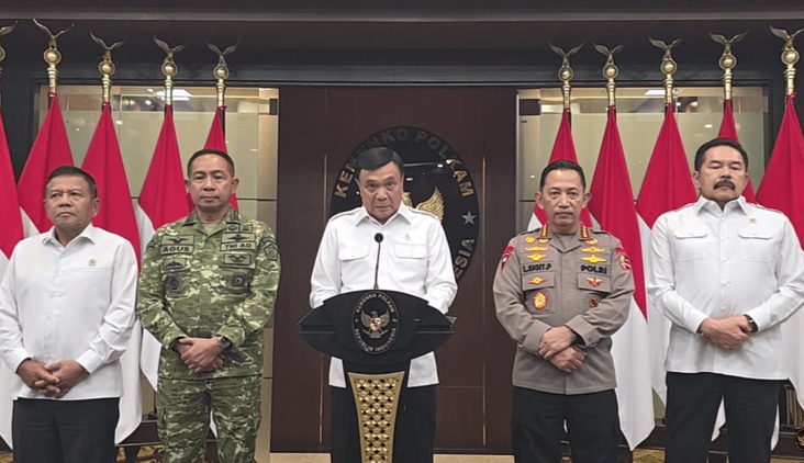 Menko Polkam Jenderal TNI (Purn) Djamari Chaniago didampingi Panglima TNI Jenderal Agus Subiyanto, Kapolri Jenderal Listyo Sigit Prabowo, Jaksa Agung ST Burhanuddin, dan Kepala Badan Intelijen Negara (BIN) M Herindra dalam konferensi pers di kantor Kemenko Polkam, Jakarta, Rabu (5/8/2026).